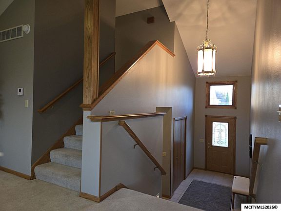 4th image of 1110 15th St SE