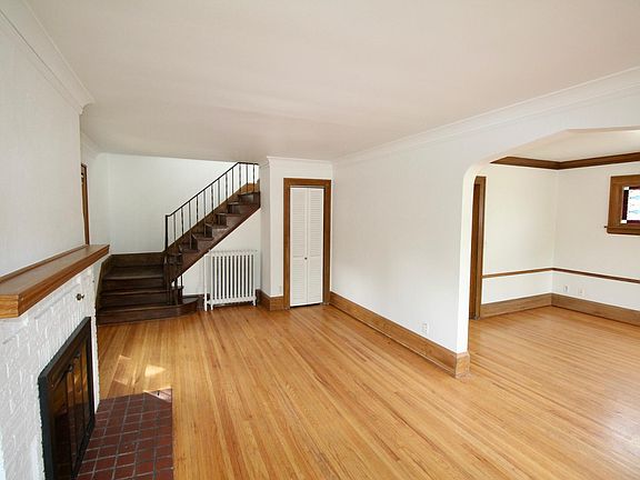 5th image of 2070 Goodrich Ave