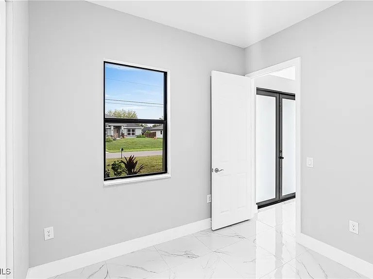 2507 NW 25th St — Photo 10