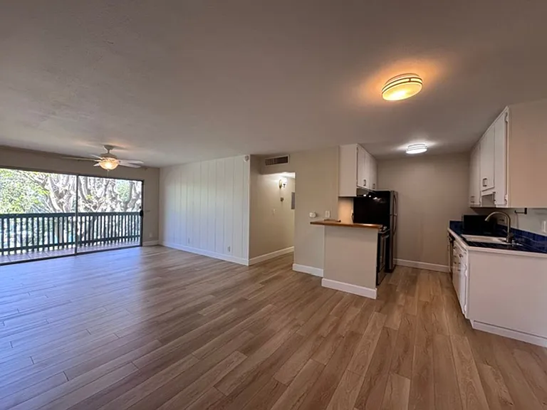 576 N Bellflower Blvd #209 — Photo 4