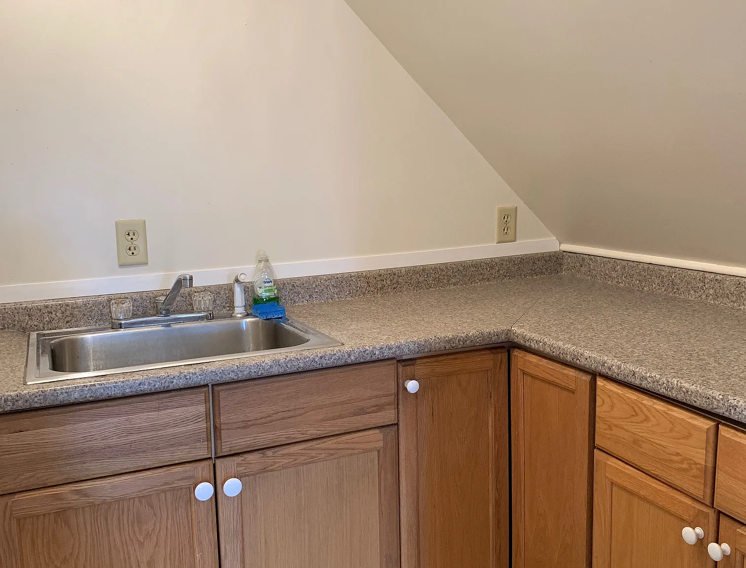 2 bed, 870 sqft, $1,750 — Photo 1