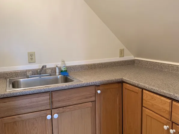 612 Bell St APT 3, Manchester, NH 03103