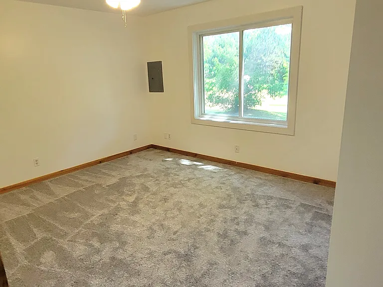 4398 Manhattan W — Photo 18