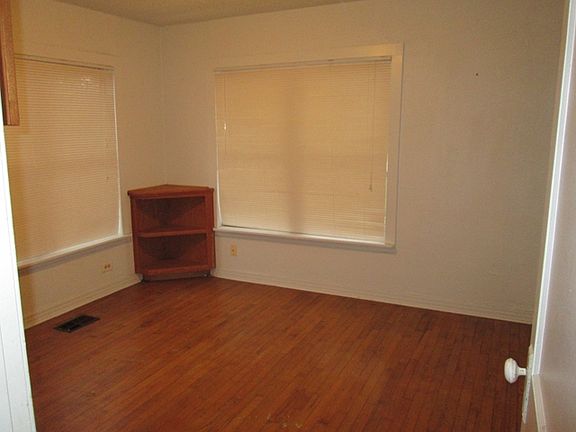2nd image of 1013 Remschel Ave