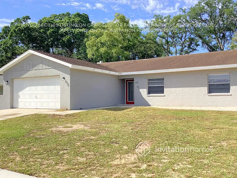 1304 Village Ct — Photo 2