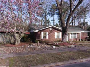 3601 E Lake Dr, Pine Bluff, AR 71603