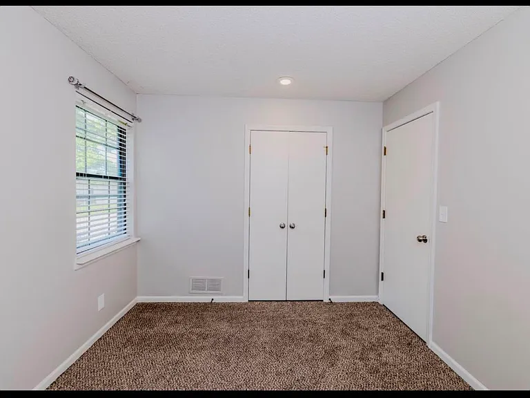 6809 W 149th Ter — Photo 12