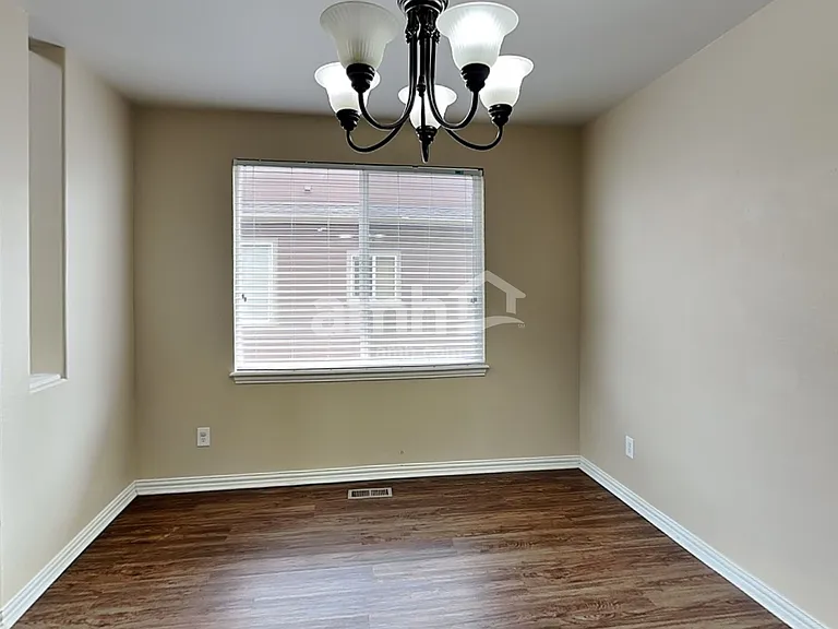 13009 Magnolia St — Photo 8