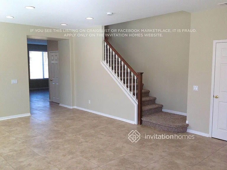 10806 Rosemary Way — Photo 3