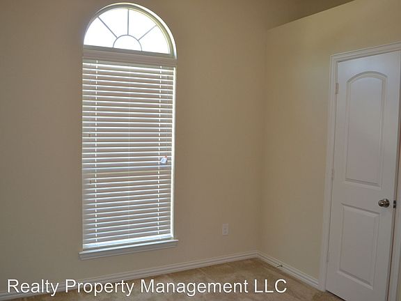 4th image of 3709 Caladium Ln
