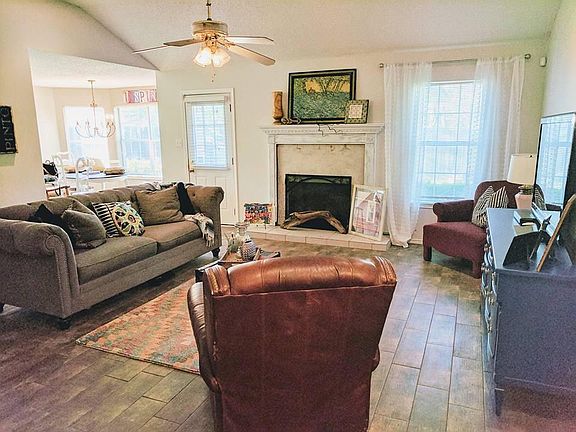 4th image of 6025 Glenwood Dr