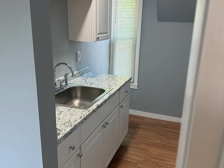 24 Lake Ave #3 — Photo 4