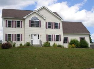 19 Redgate Rd, Dracut, MA 01826