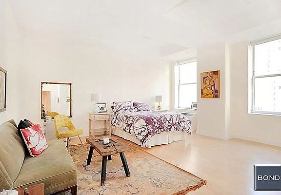 4th image of 15 Broad St APT 1800