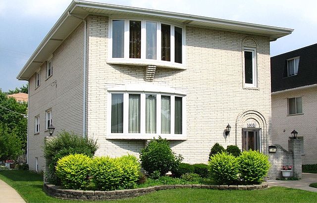 1st image of 10021 S Komensky Ave APT 2