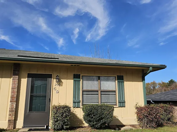 200 Breezy Pines Way, Pine Mountain, GA 31822