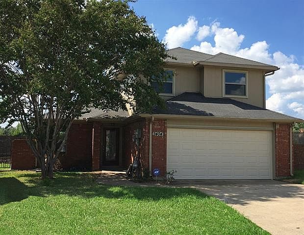 1st image of 2404 Brooke Ct