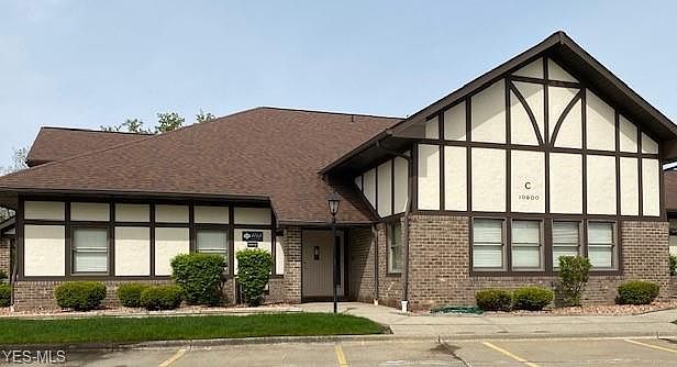 2nd image of 10900 Pearl Rd Suite C1