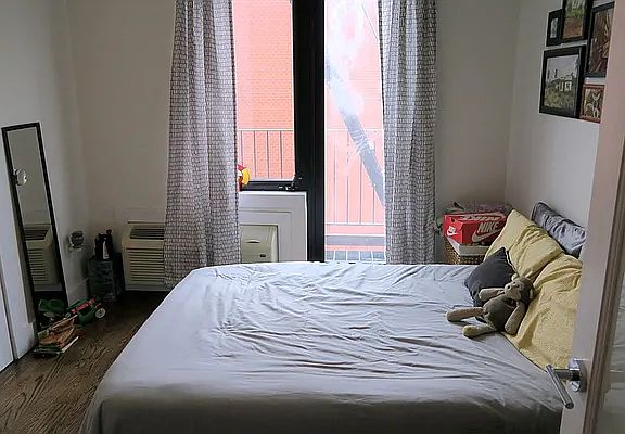 4th image of 112 Manhattan Ave #2D