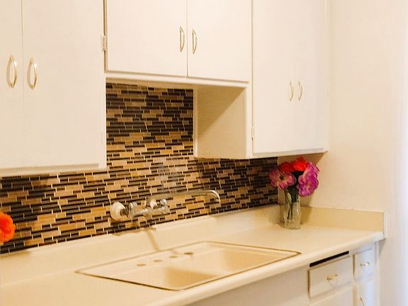 3rd image of 2131 N Cahuenga Blvd APT 28
