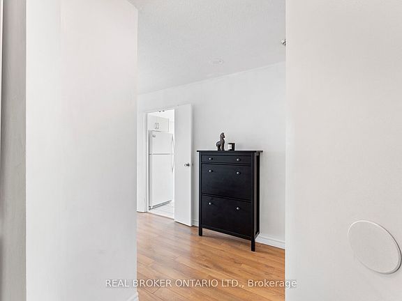 3rd image of 3077 Weston Rd #1809