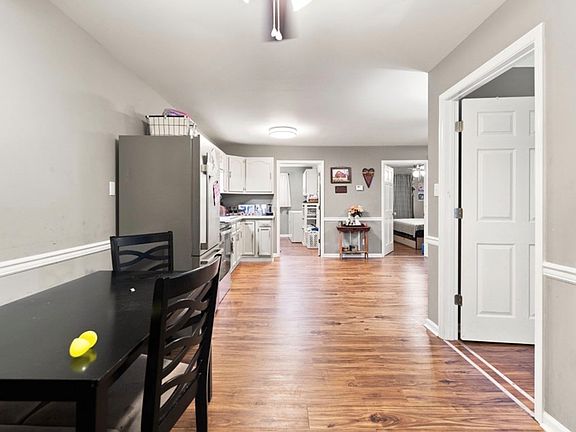2nd image of 808 Pecan St