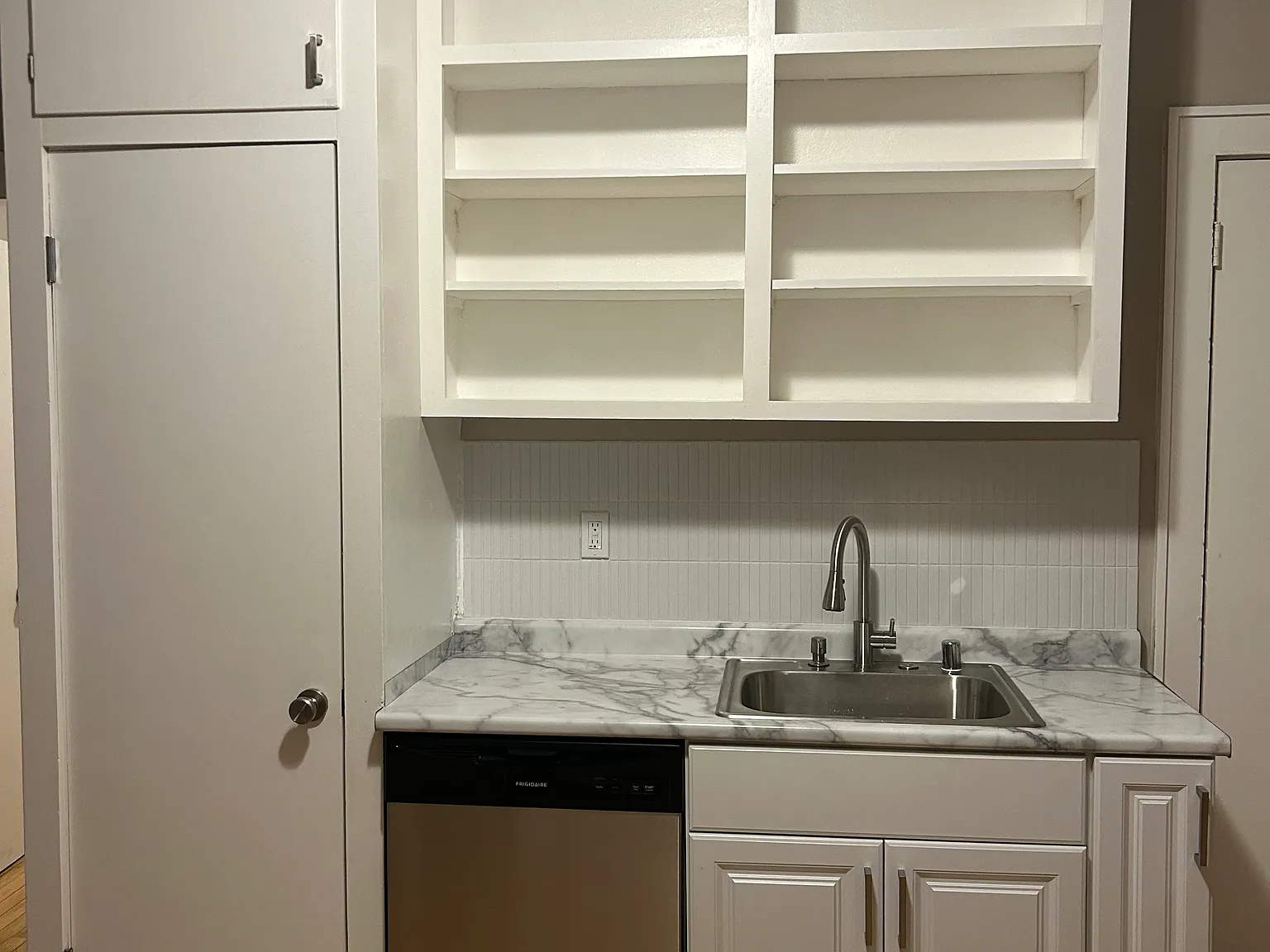 2 bed, 750 sqft, $1,200 — Photo 3
