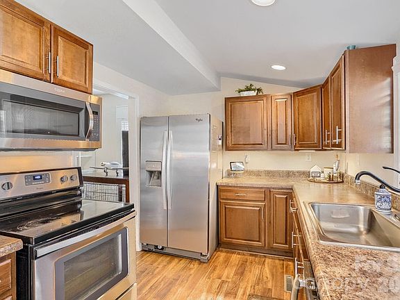 4th image of 4001 Raney Faith St