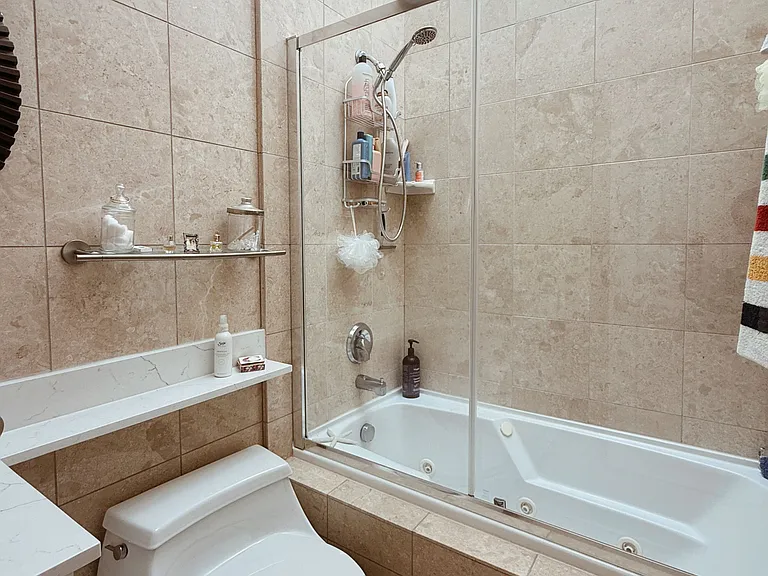 1186 Royal York Rd #1 — Photo 16