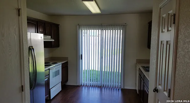 3 bed, 2.0 bath, 1345 sqft, $1,575 — Photo 4