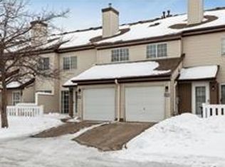 4047 Wilshire Cir, Shoreview, MN 55126