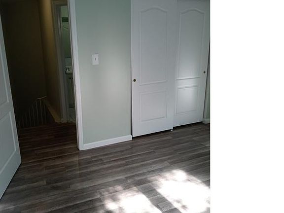 4th image of 37 Wandel Ave Floor 1