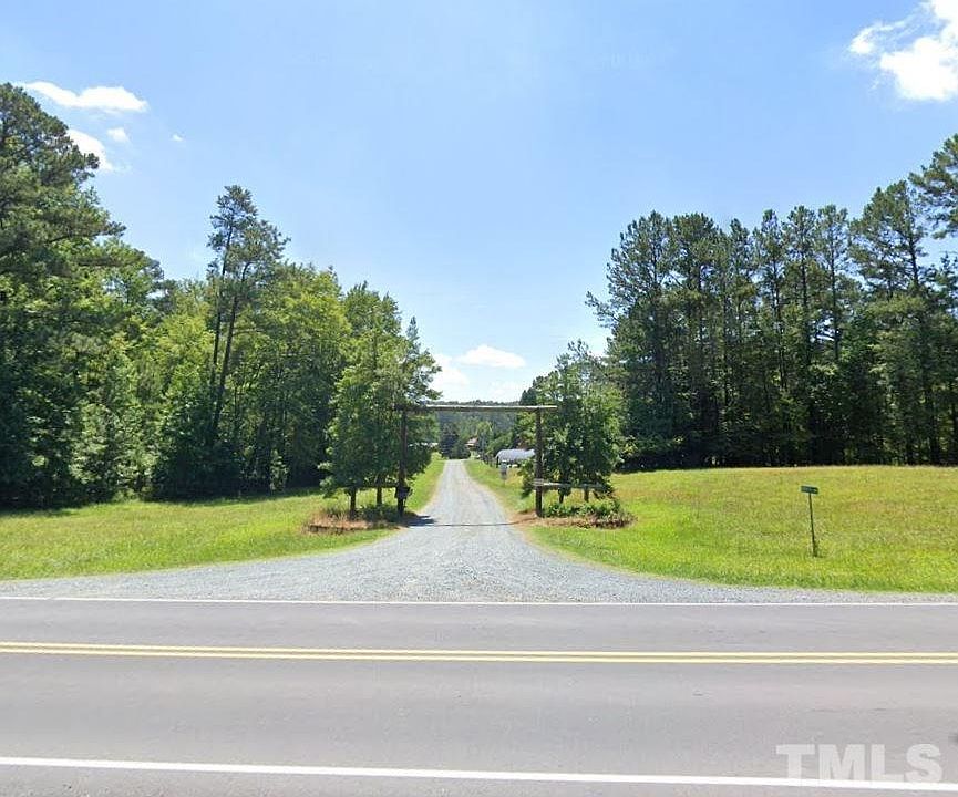 2nd image of 190 Storybook Farm Ln