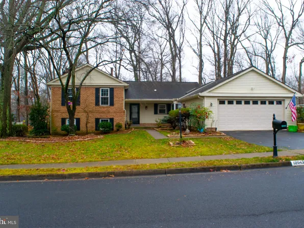 12043 Stoneford Dr, Woodbridge, VA 22192