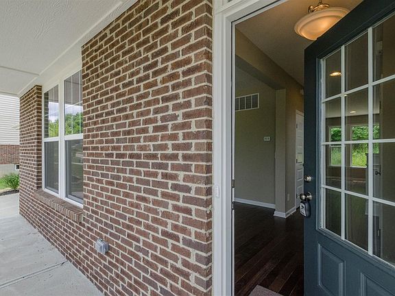 3rd image of 115 Grant Park Dr