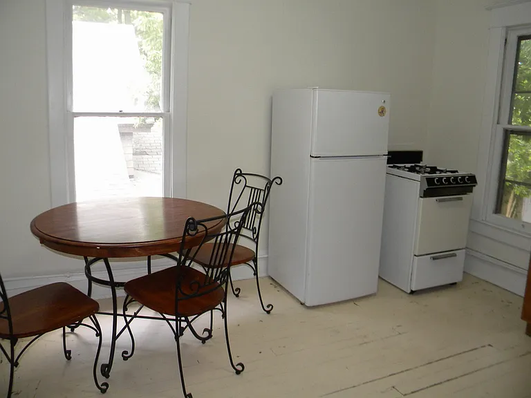 705 W High St #4 — Photo 4