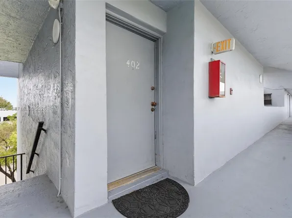 210 Fontainebleau Blvd APT 402, Miami, FL 33172