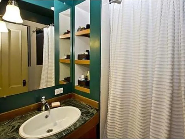 18 Sunset St #3 — Photo 21