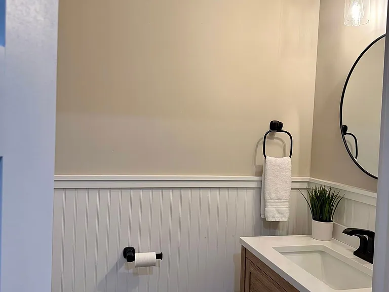 521 Locust St — Photo 12