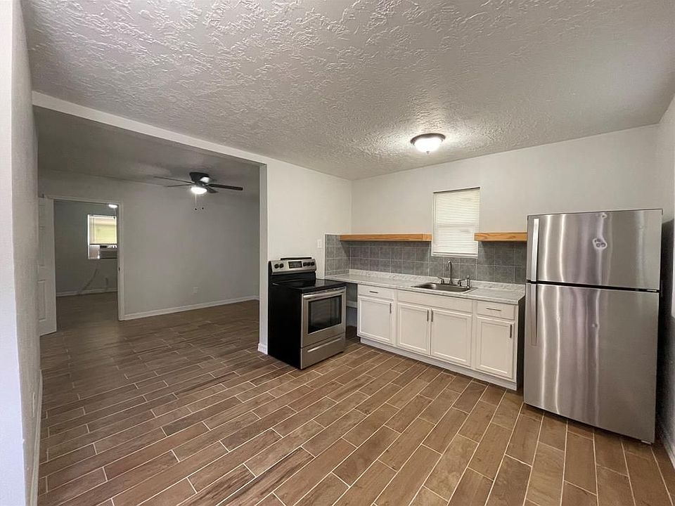 1st image of 3420 Michigan St #8