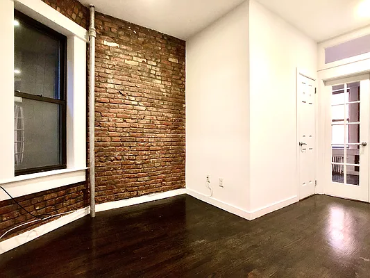 Rented by REAL New York | media 9