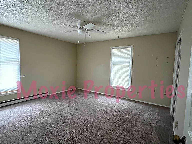 4136 Liberty St — Photo 4