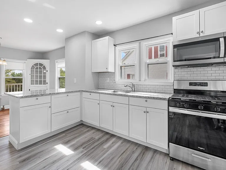 117 Gorham St — Photo 3
