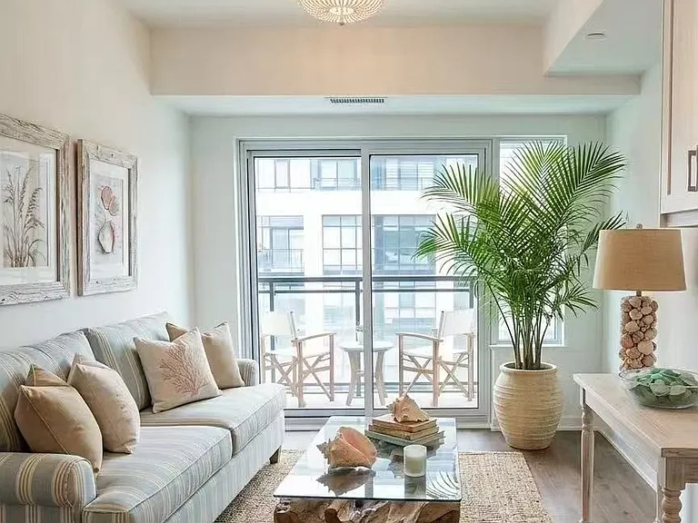 395 Dundas St W #822 — Photo 28