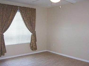 4th image of 1001 Villa Cir