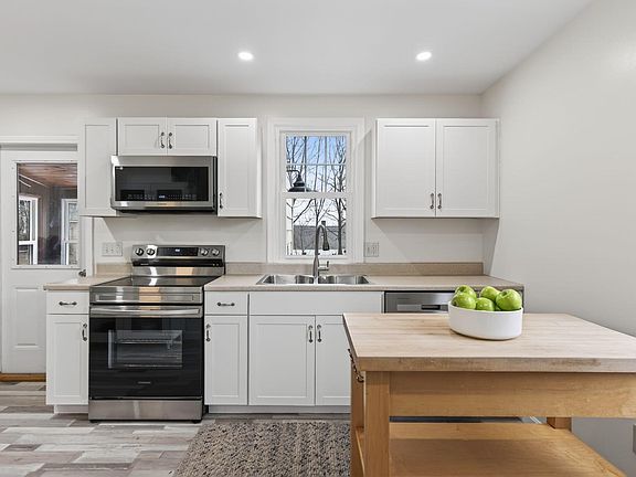 5th image of 7 Farm Hill Road