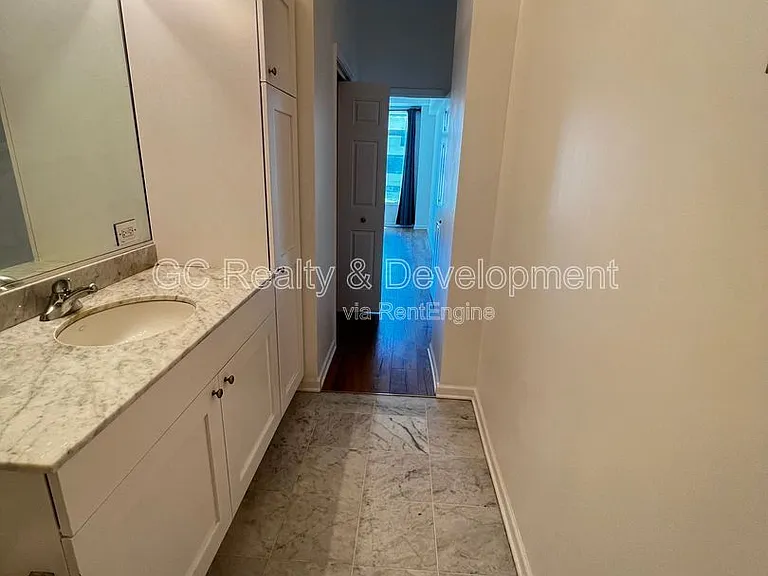 657 W Fulton St #402 — Photo 9