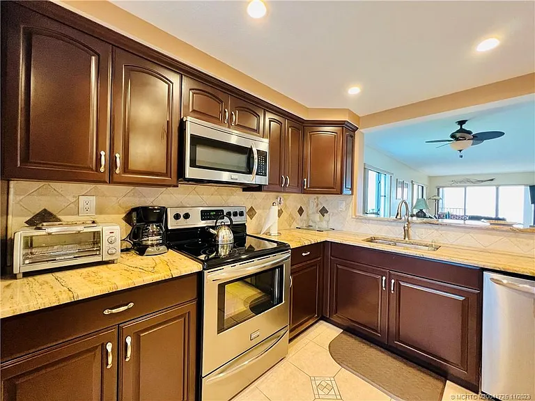 9400 S Ocean Dr #201B — Photo 11
