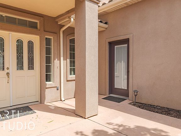 3rd image of 584 Mariposa Casita