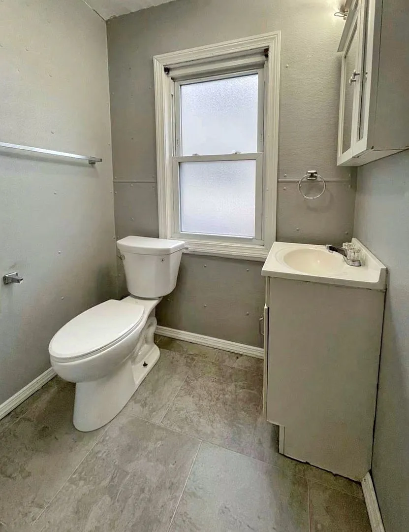 27 Loring St — Photo 4